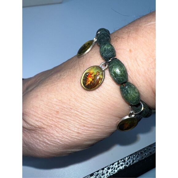 Vintage Wooden Bead and Religious Charm Bracelet - Picture 4 of 6